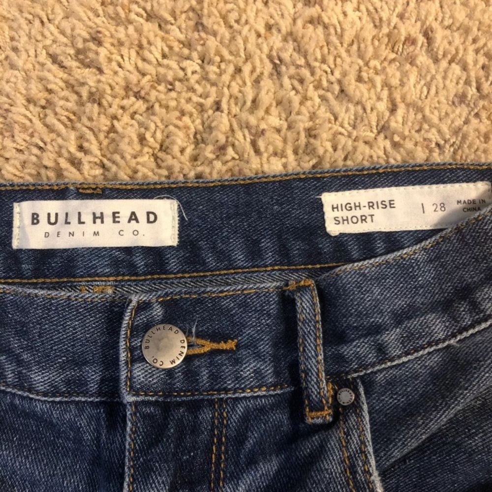 Shorts - Picture 3 of 3